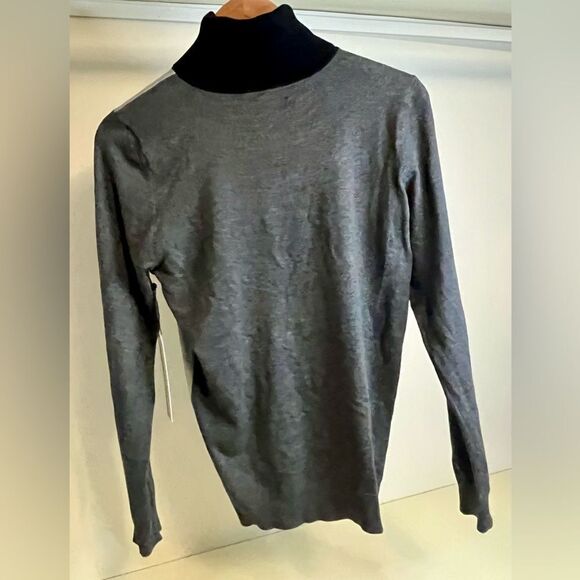 NWT- Tri-colored Calvin Klein Turtleneck Sweater- Medium - Picture 4 of 5